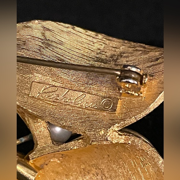 VINTAGE RICHELIEU GOLD TONE BROOCH/PIN APPLE WITH PEARLS & RHINESTONES! - Picture 5 of 9